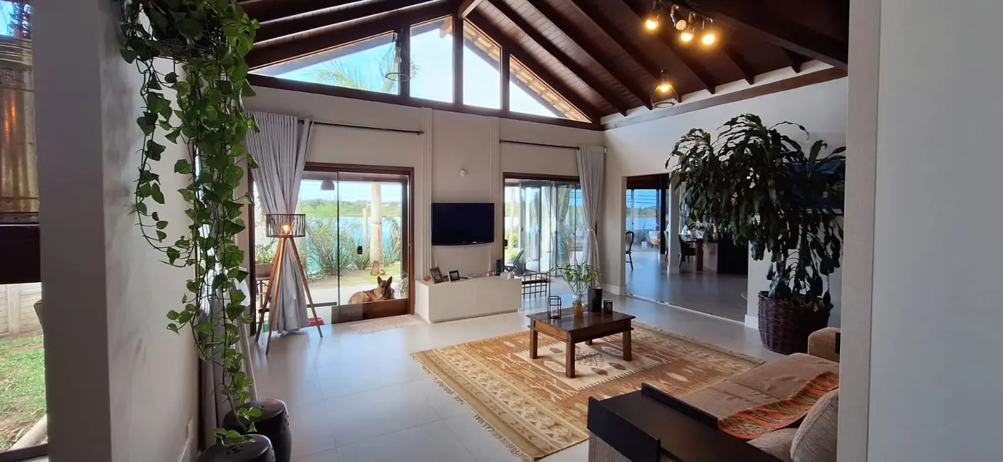 Casa com 4 quartos à venda em Campeche, Florianopolis - SC - imagem 8 Foto 8 de Casa com 4 quartos à venda em Campeche, Florianopolis - SC