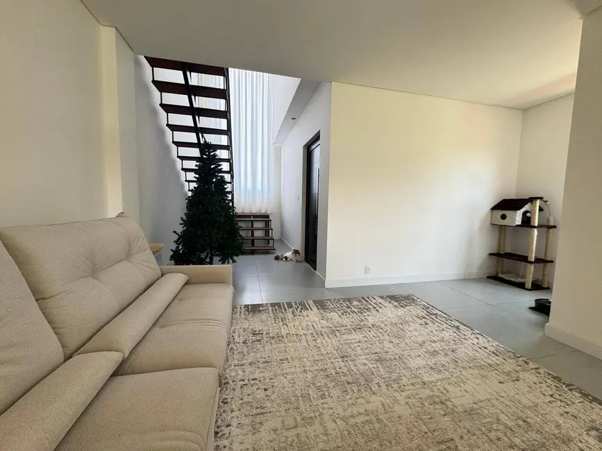 Foto 8 de Casa com 3 quartos à venda em Campeche, Florianopolis - SC