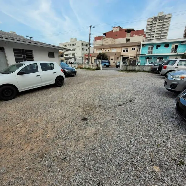 Foto 1 de Terreno / Lote à venda, 300m2 em Estreito, Florianopolis - SC