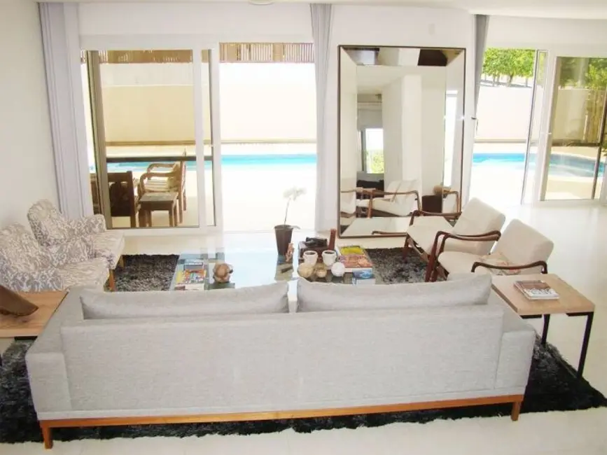 Casa com 4 quartos à venda e para alugar, 613m2 em Jurerê, Florianopolis - SC - imagem 3 Foto 3 de Casa com 4 quartos à venda e para alugar, 613m2 em Jurerê, Florianopolis - SC