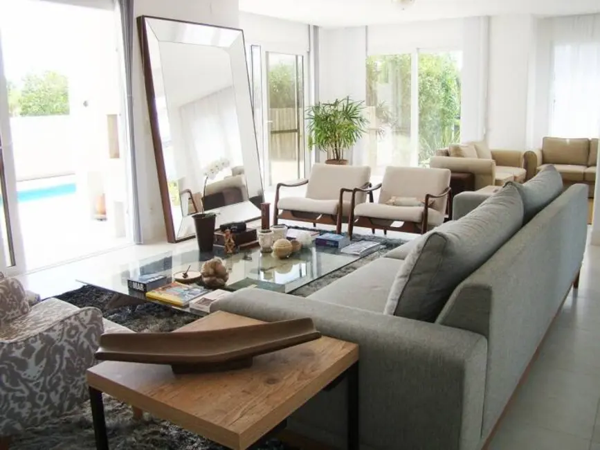 Foto 1 de Casa com 4 quartos à venda e para alugar, 613m2 em Jurerê, Florianopolis - SC