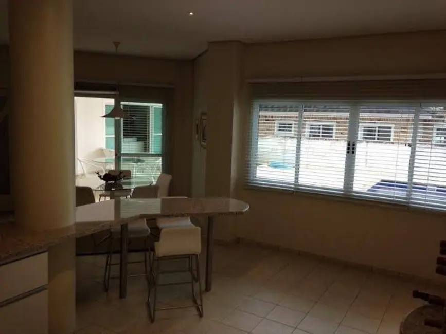 Foto 2 de Casa com 5 quartos à venda, 484m2 em Cacupé, Florianopolis - SC