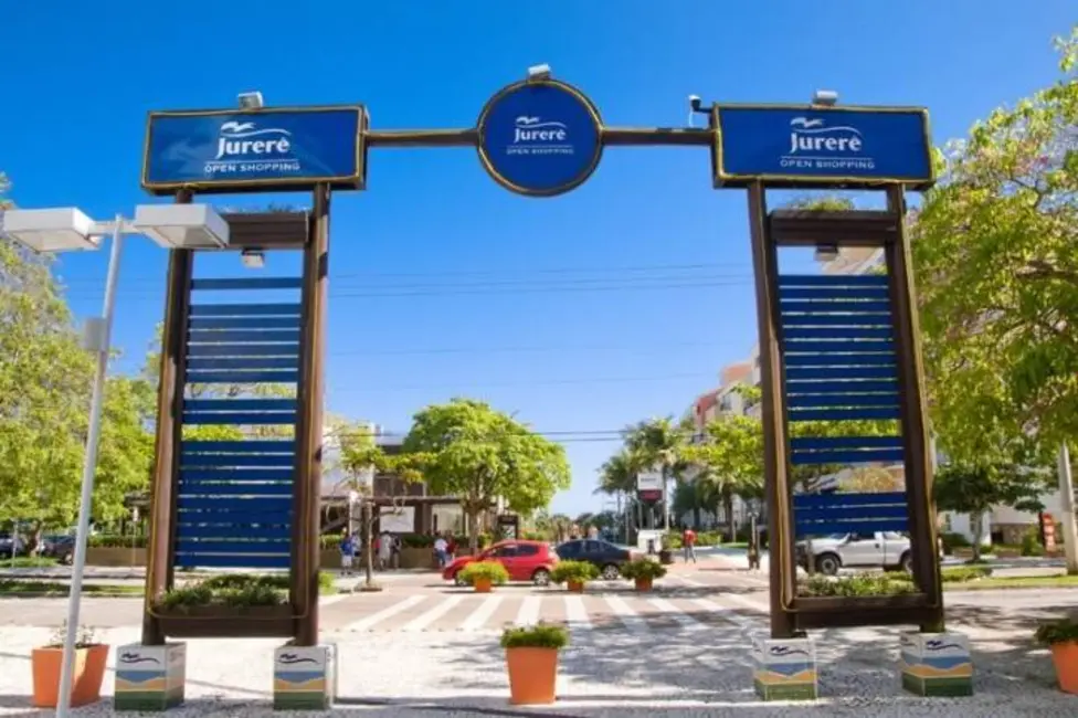 Terreno / Lote à venda, 702m2 em Jurerê, Florianopolis - SC - imagem 4 Foto 4 de Terreno / Lote à venda, 702m2 em Jurerê, Florianopolis - SC