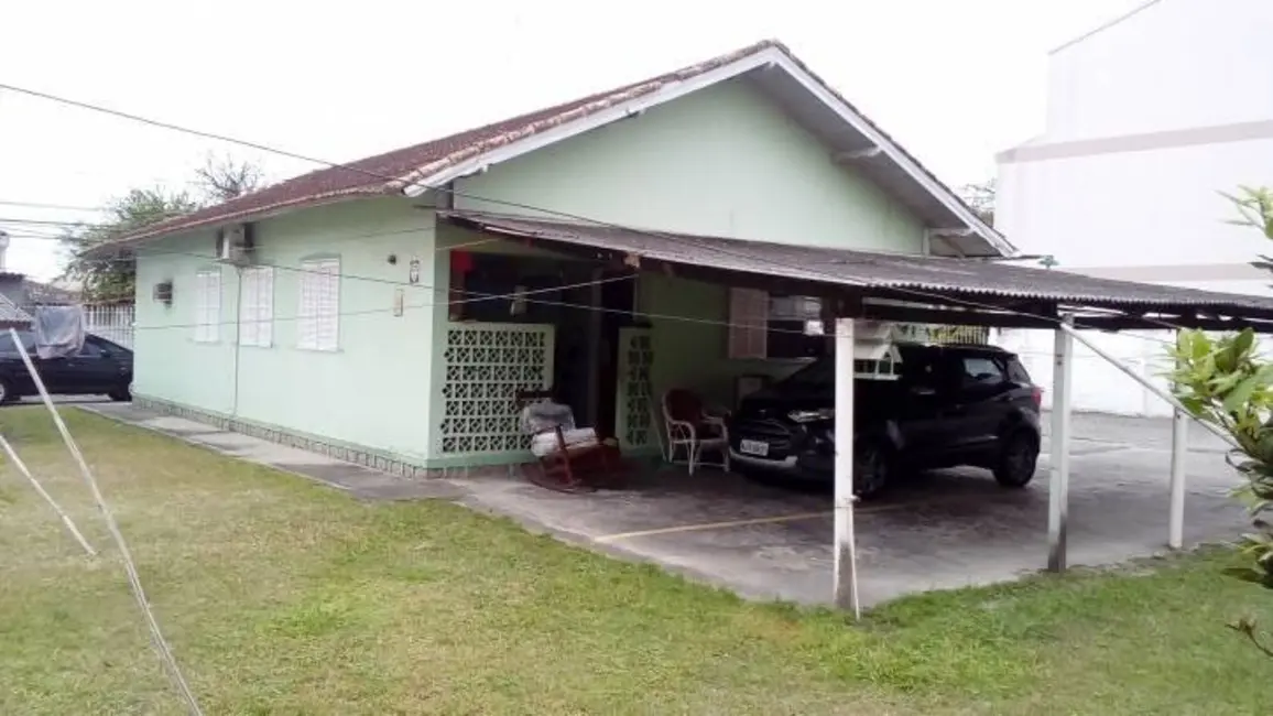 Foto 1 de Casa com 4 quartos à venda, 832m2 em Praia Comprida, Sao Jose - SC