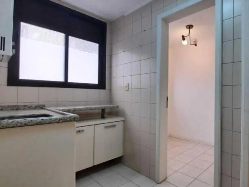 Apartamento com 4 quartos à venda, 140m2 em Centro, Florianopolis - SC - imagem 8 Foto 8 de Apartamento com 4 quartos à venda, 140m2 em Centro, Florianopolis - SC