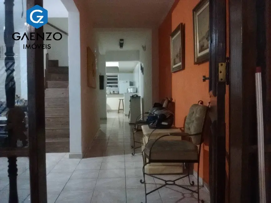 Casa com 3 quartos à venda, 242m2 em Cidade das Flores, Osasco - SP - imagem 3 Foto 3 de Casa com 3 quartos à venda, 242m2 em Cidade das Flores, Osasco - SP