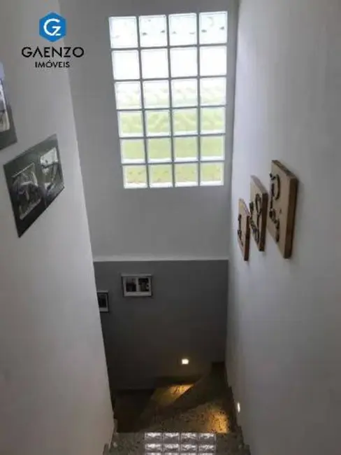 Sobrado com 3 quartos à venda, 225m2 em Cidade das Flores, Osasco - SP - imagem 4 Foto 4 de Sobrado com 3 quartos à venda, 225m2 em Cidade das Flores, Osasco - SP