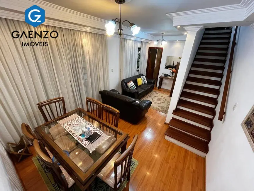 Foto 1 de Sobrado com 5 quartos à venda, 247m2 em Vila Yolanda, Osasco - SP