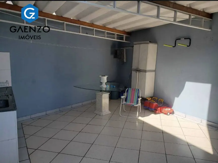 Sobrado com 3 quartos à venda, 196m2 em Jaguaribe, Osasco - SP - imagem 8 Foto 8 de Sobrado com 3 quartos à venda, 196m2 em Jaguaribe, Osasco - SP