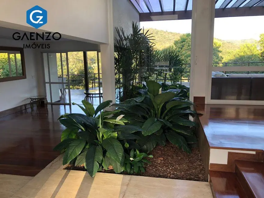 Casa com 4 quartos à venda, 900m2 em Alphaville, Santana De Parnaiba - SP - imagem 4 Foto 4 de Casa com 4 quartos à venda, 900m2 em Alphaville, Santana De Parnaiba - SP