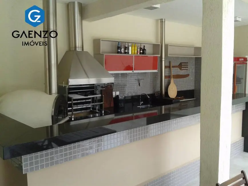 Casa de Condomínio com 3 quartos à venda, 375m2 em São Paulo II, Cotia - SP - imagem 3 Foto 3 de Casa de Condomínio com 3 quartos à venda, 375m2 em São Paulo II, Cotia - SP