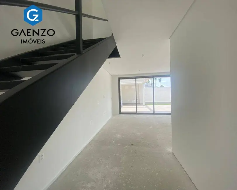 Foto 2 de Casa de Condomínio com 2 quartos à venda, 200m2 em Tamboré, Santana De Parnaiba - SP