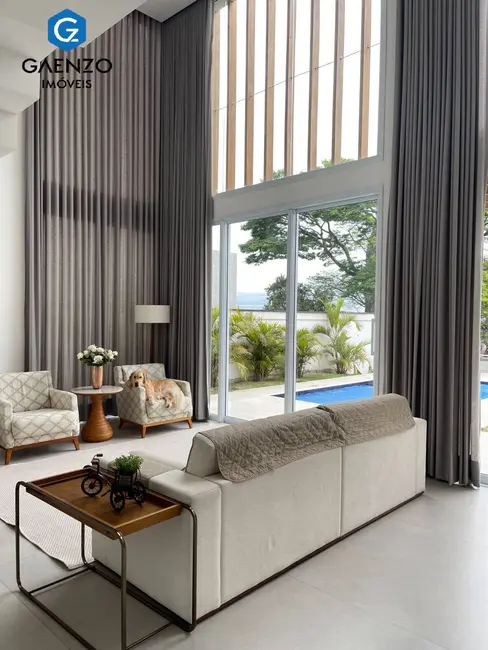 Foto 4 de Casa de Condomínio com 5 quartos à venda, 309m2 em Chácara dos Lagos, Carapicuiba - SP