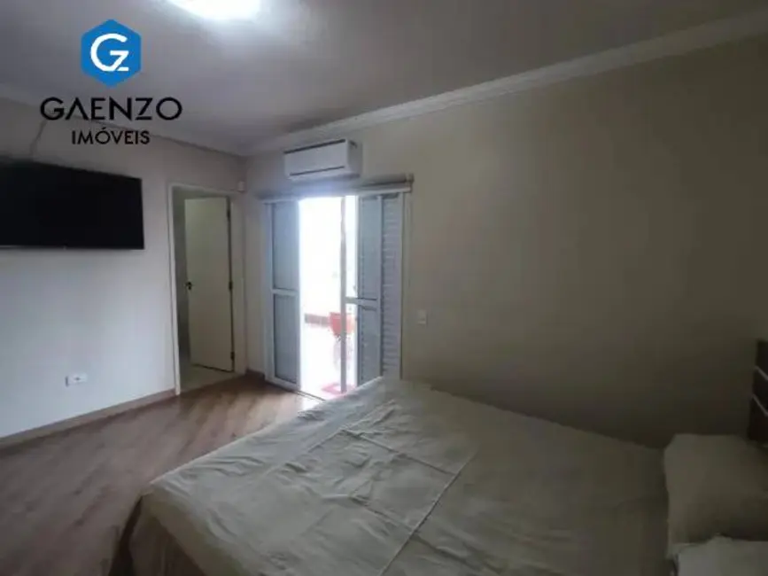 Foto 8 de Sobrado com 3 quartos à venda, 264m2 em Bandeiras, Osasco - SP