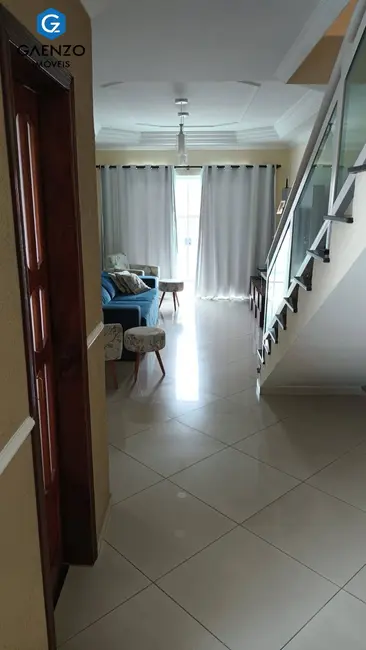 Sobrado com 3 quartos à venda, 210m2 em Bela Vista, Osasco - SP - imagem 7 Foto 7 de Sobrado com 3 quartos à venda, 210m2 em Bela Vista, Osasco - SP
