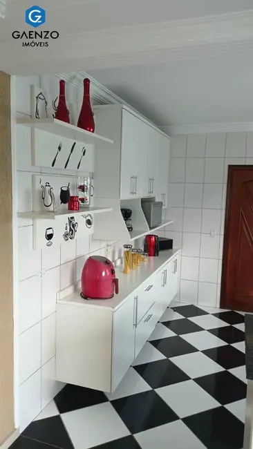 Sobrado com 3 quartos à venda, 210m2 em Bela Vista, Osasco - SP - imagem 5 Foto 5 de Sobrado com 3 quartos à venda, 210m2 em Bela Vista, Osasco - SP