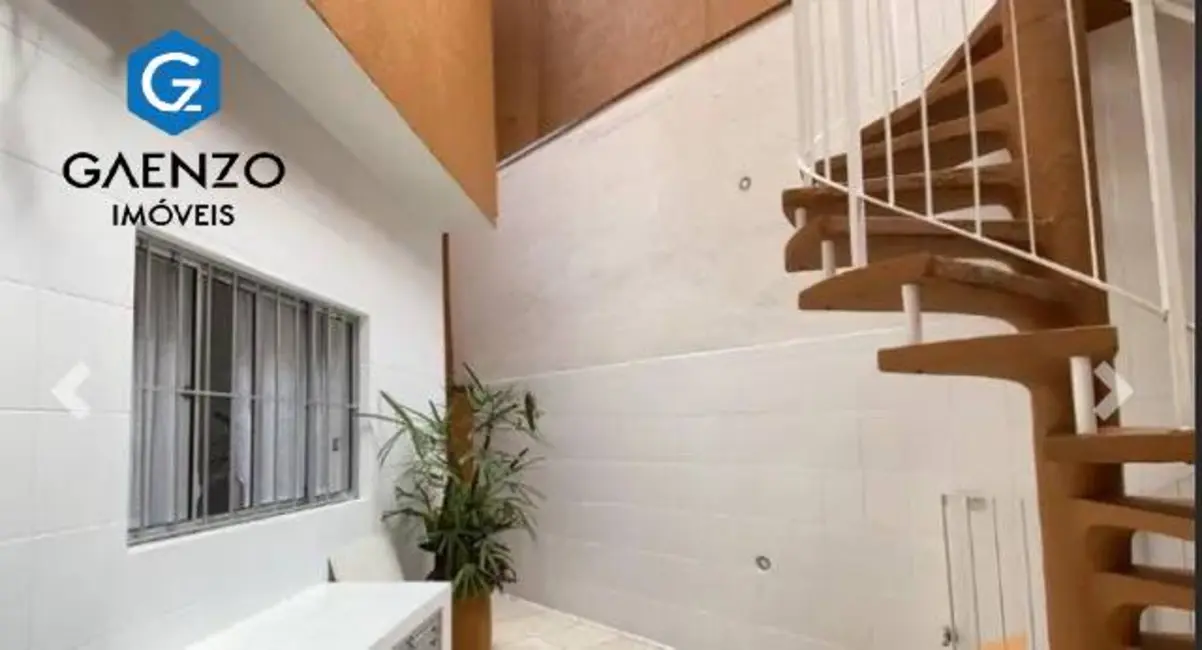 Foto 9 de Sobrado com 3 quartos à venda, 257m2 em Ayrosa, Osasco - SP