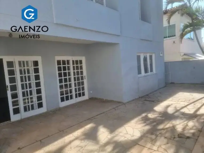 Foto 2 de Casa de Condomínio com 4 quartos para alugar, 360m2 em Alphaville, Santana De Parnaiba - SP