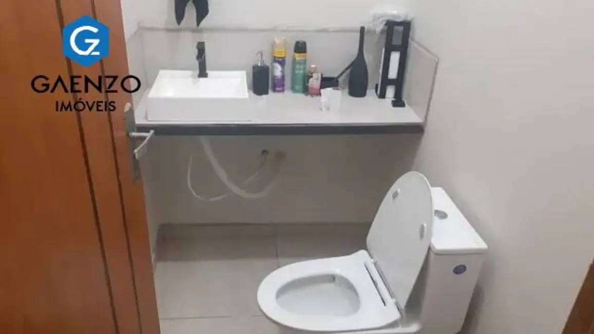 Foto 3 de Casa de Condomínio com 4 quartos à venda, 280m2 em Jardim São João, Jandira - SP