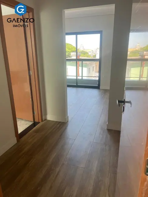 Sobrado com 3 quartos à venda, 214m2 em Jardim das Flores, Osasco - SP - imagem 9 Foto 9 de Sobrado com 3 quartos à venda, 214m2 em Jardim das Flores, Osasco - SP