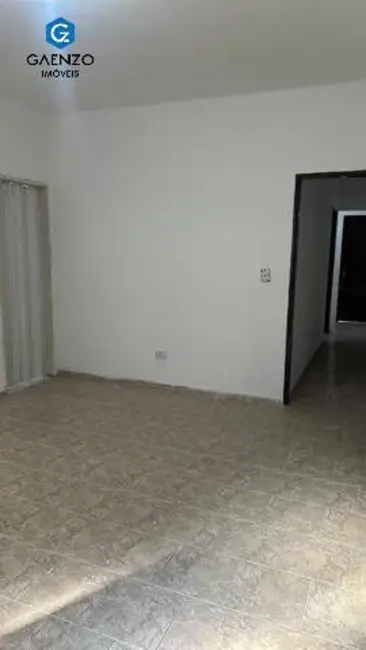 Casa com 3 quartos para alugar, 200m2 em Jaguaribe, Osasco - SP - imagem 3 Foto 3 de Casa com 3 quartos para alugar, 200m2 em Jaguaribe, Osasco - SP