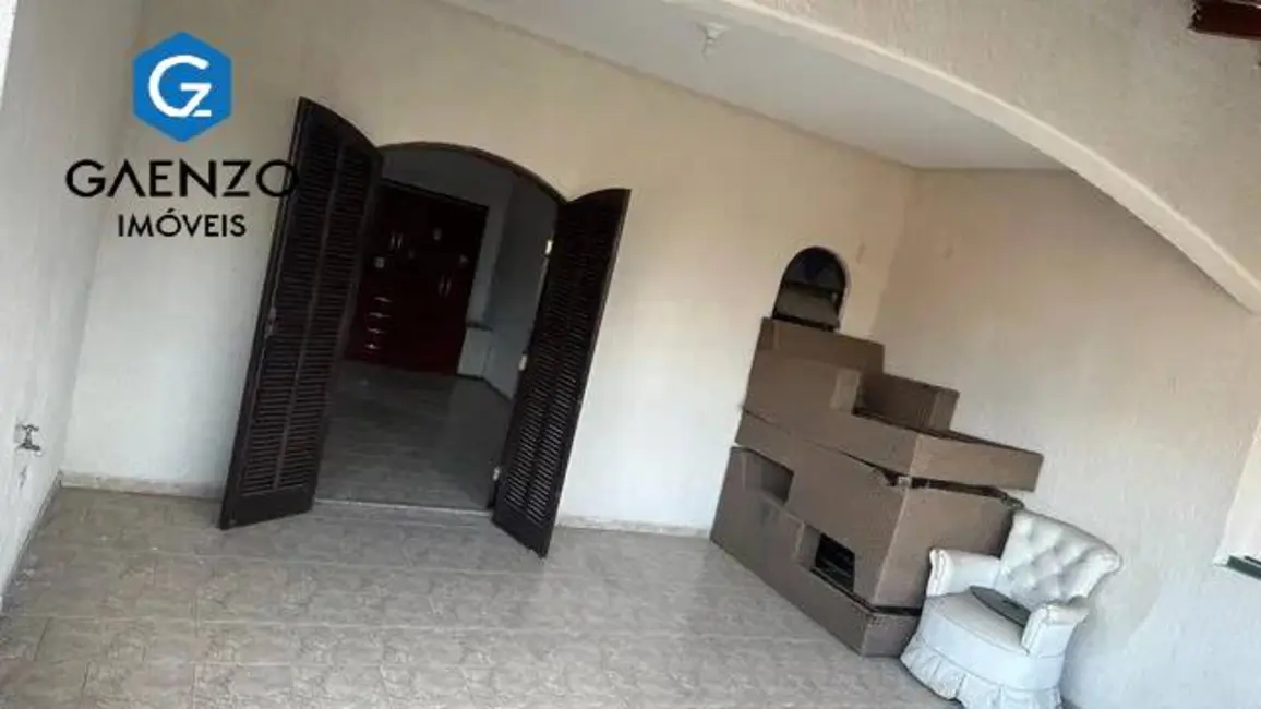 Casa com 3 quartos para alugar, 200m2 em Jaguaribe, Osasco - SP - imagem 8 Foto 8 de Casa com 3 quartos para alugar, 200m2 em Jaguaribe, Osasco - SP