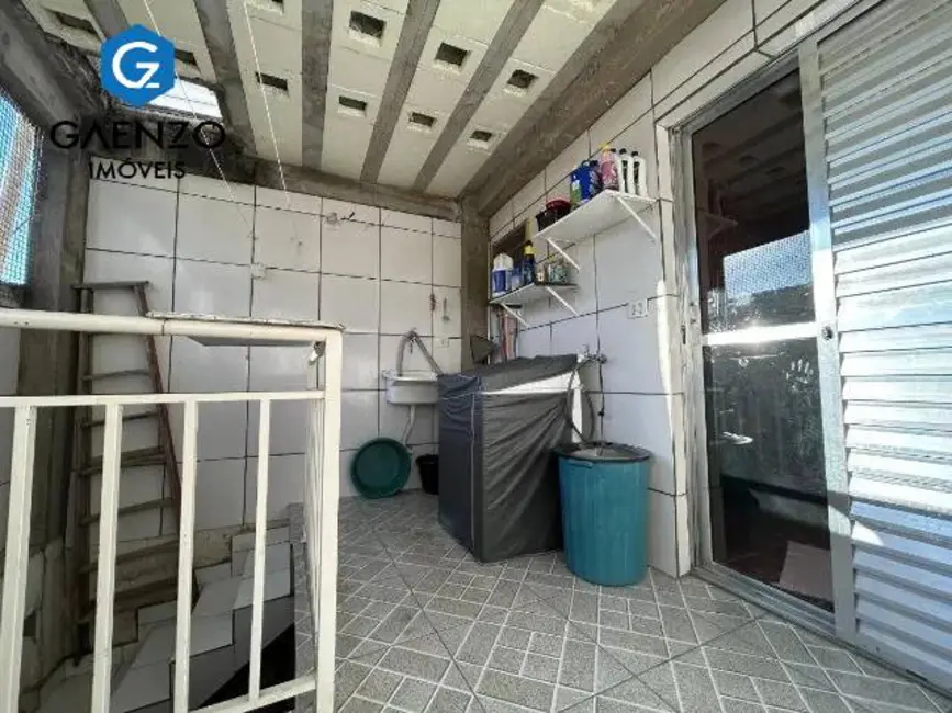 Sobrado com 3 quartos à venda, 150m2 em Vila Veloso, Carapicuiba - SP - imagem 6 Foto 6 de Sobrado com 3 quartos à venda, 150m2 em Vila Veloso, Carapicuiba - SP