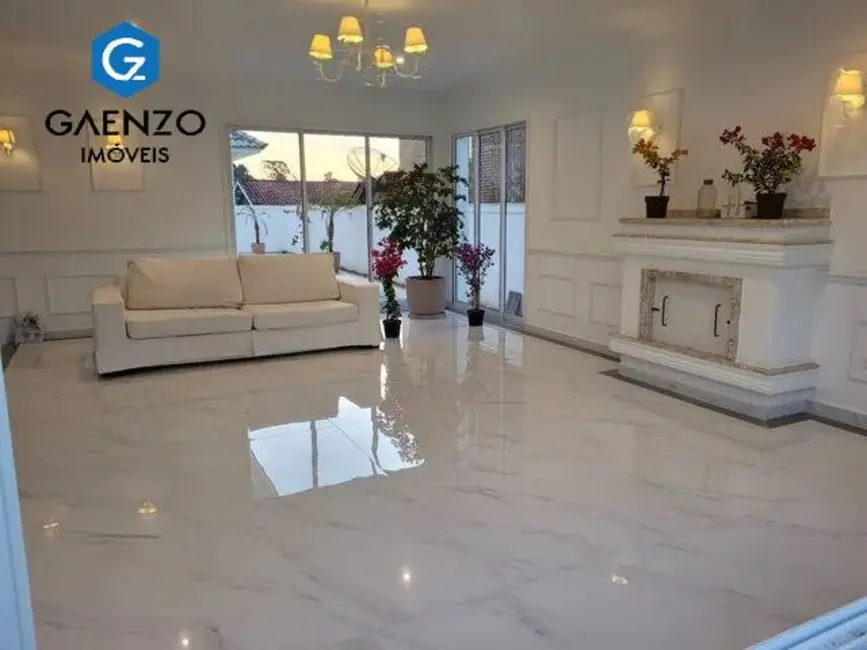 Casa de Condomínio com 4 quartos à venda, 450m2 em Morada das Flores (Aldeia da Serra), Santana De Parnaiba - SP - imagem 9 Foto 9 de Casa de Condomínio com 4 quartos à venda, 450m2 em Morada das Flores (Aldeia da Serra), Santana De Parnaiba - SP