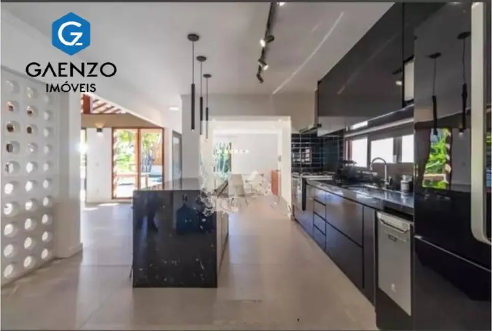 Casa de Condomínio com 4 quartos à venda, 252m2 em Alphaville, Santana De Parnaiba - SP - imagem 4 Foto 4 de Casa de Condomínio com 4 quartos à venda, 252m2 em Alphaville, Santana De Parnaiba - SP