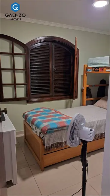 Sobrado com 5 quartos à venda, 254m2 em Metalúrgicos, Osasco - SP - imagem 9 Foto 9 de Sobrado com 5 quartos à venda, 254m2 em Metalúrgicos, Osasco - SP