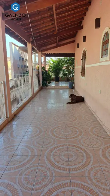 Sobrado com 5 quartos à venda, 254m2 em Metalúrgicos, Osasco - SP - imagem 7 Foto 7 de Sobrado com 5 quartos à venda, 254m2 em Metalúrgicos, Osasco - SP