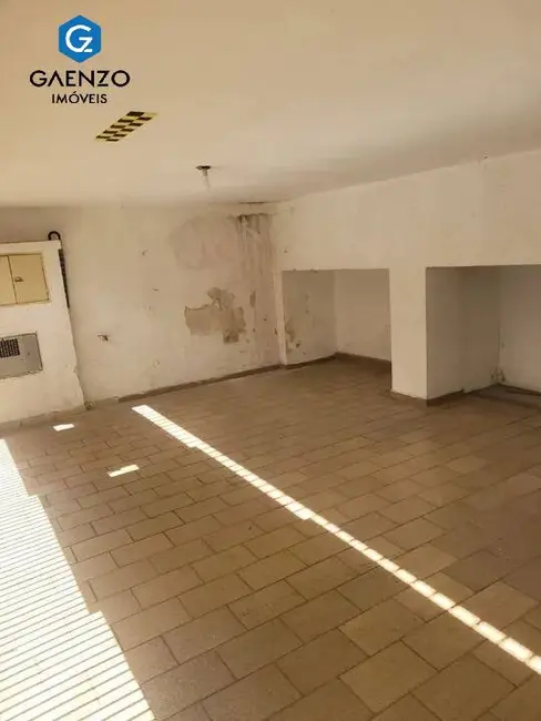 Sobrado com 3 quartos à venda, 220m2 em Centro, Osasco - SP - imagem 4 Foto 4 de Sobrado com 3 quartos à venda, 220m2 em Centro, Osasco - SP