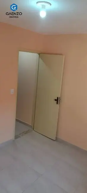 Casa com 2 quartos para alugar em Cidade das Flores, Osasco - SP - imagem 6 Foto 6 de Casa com 2 quartos para alugar em Cidade das Flores, Osasco - SP