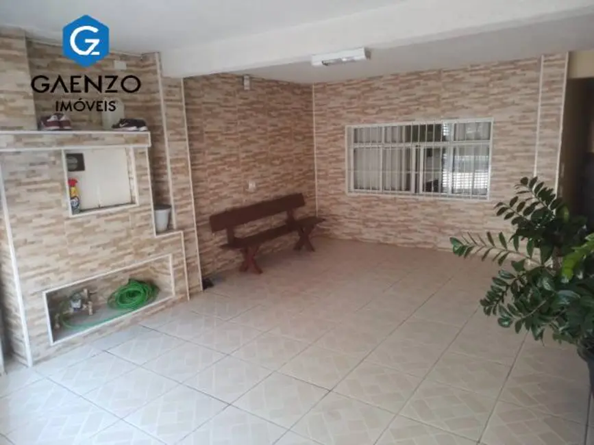 Sobrado com 3 quartos à venda, 275m2 em Jardim das Flores, Osasco - SP - imagem 7 Foto 7 de Sobrado com 3 quartos à venda, 275m2 em Jardim das Flores, Osasco - SP