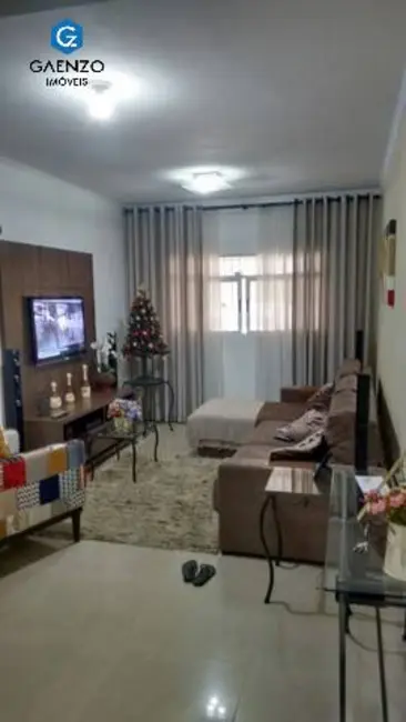 Sobrado com 3 quartos à venda, 275m2 em Jardim das Flores, Osasco - SP - imagem 9 Foto 9 de Sobrado com 3 quartos à venda, 275m2 em Jardim das Flores, Osasco - SP