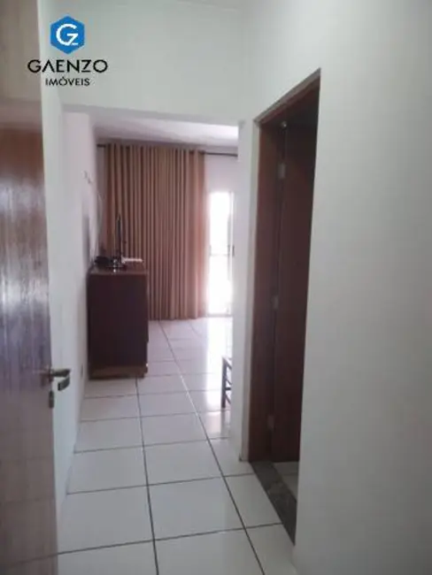 Sobrado com 3 quartos à venda, 275m2 em Jardim das Flores, Osasco - SP - imagem 6 Foto 6 de Sobrado com 3 quartos à venda, 275m2 em Jardim das Flores, Osasco - SP