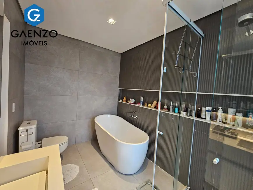 Foto 2 de Casa com 4 quartos à venda, 300m2 em Barueri - SP