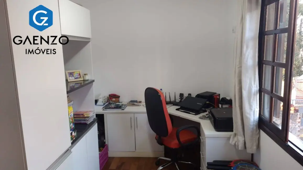 Sobrado com 3 quartos à venda, 329m2 em Vila Osasco, Osasco - SP - imagem 8 Foto 8 de Sobrado com 3 quartos à venda, 329m2 em Vila Osasco, Osasco - SP