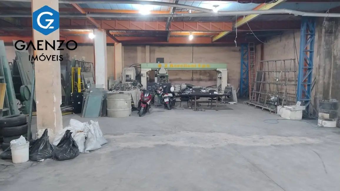 Armazém / Galpão à venda, 1300m2 em km 18, Osasco - SP - imagem 3 Foto 3 de Armazém / Galpão à venda, 1300m2 em km 18, Osasco - SP