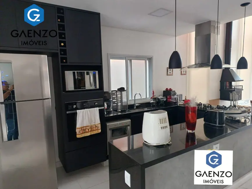 Foto 5 de Casa de Condomínio com 4 quartos à venda, 252m2 em Suru, Santana De Parnaiba - SP