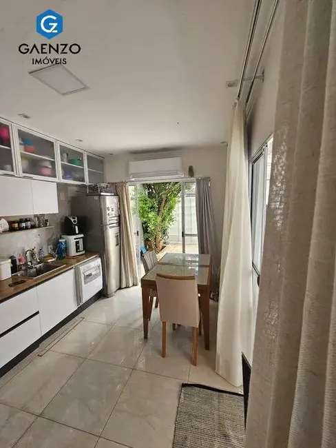 Casa com 2 quartos à venda, 125m2 em Santa Maria, Osasco - SP - imagem 3 Foto 3 de Casa com 2 quartos à venda, 125m2 em Santa Maria, Osasco - SP