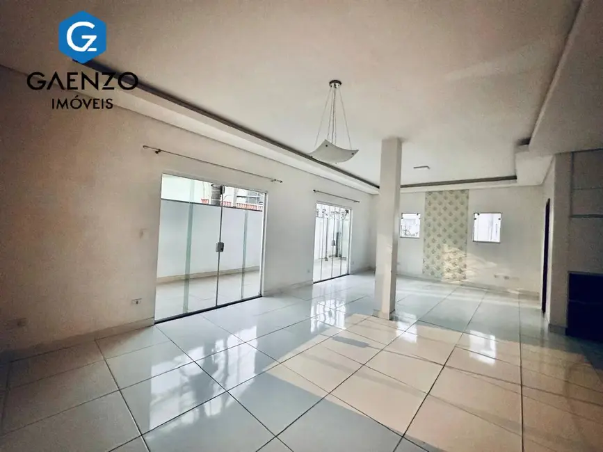 Casa com 2 quartos para alugar, 150m2 em Jardim Roberto, Osasco - SP - imagem 9 Foto 9 de Casa com 2 quartos para alugar, 150m2 em Jardim Roberto, Osasco - SP
