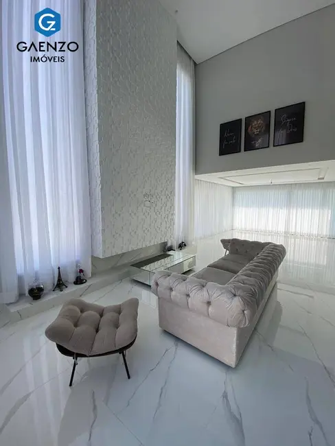 Foto 3 de Casa de Condomínio com 4 quartos à venda, 425m2 em Suru, Santana De Parnaiba - SP