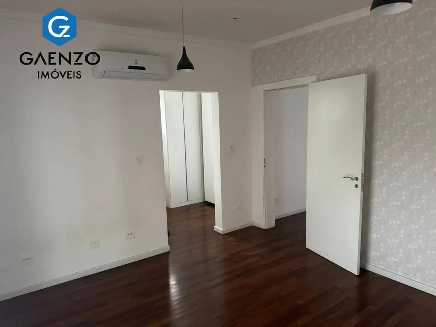 Casa de Condomínio com 5 quartos à venda e para alugar, 440m2 em Tamboré, Barueri - SP - imagem 4 Foto 4 de Casa de Condomínio com 5 quartos à venda e para alugar, 440m2 em Tamboré, Barueri - SP