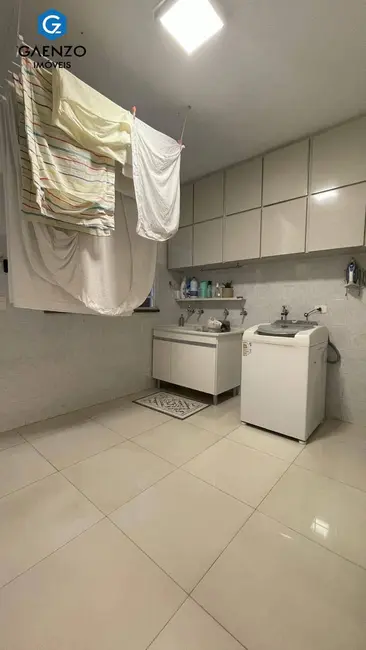 Sobrado com 3 quartos à venda, 150m2 em Jardim Roberto, Osasco - SP - imagem 9 Foto 9 de Sobrado com 3 quartos à venda, 150m2 em Jardim Roberto, Osasco - SP