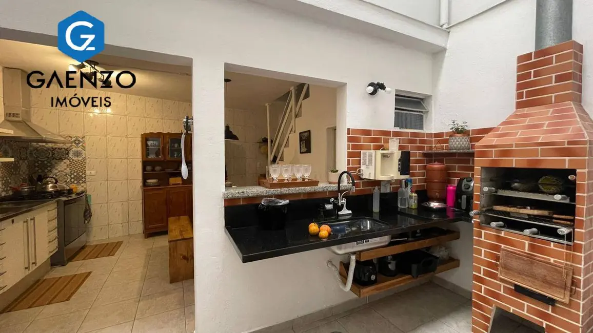 Sobrado com 3 quartos à venda, 150m2 em Jardim Roberto, Osasco - SP - imagem 6 Foto 6 de Sobrado com 3 quartos à venda, 150m2 em Jardim Roberto, Osasco - SP