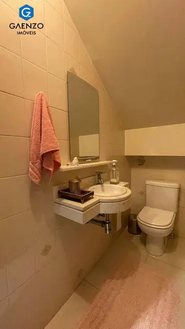Sobrado com 3 quartos à venda, 150m2 em Jardim Roberto, Osasco - SP - imagem 3 Foto 3 de Sobrado com 3 quartos à venda, 150m2 em Jardim Roberto, Osasco - SP