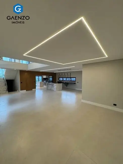 Casa de Condomínio com 3 quartos à venda, 378m2 em Sítio do Morro, Santana De Parnaiba - SP - imagem 4 Foto 4 de Casa de Condomínio com 3 quartos à venda, 378m2 em Sítio do Morro, Santana De Parnaiba - SP