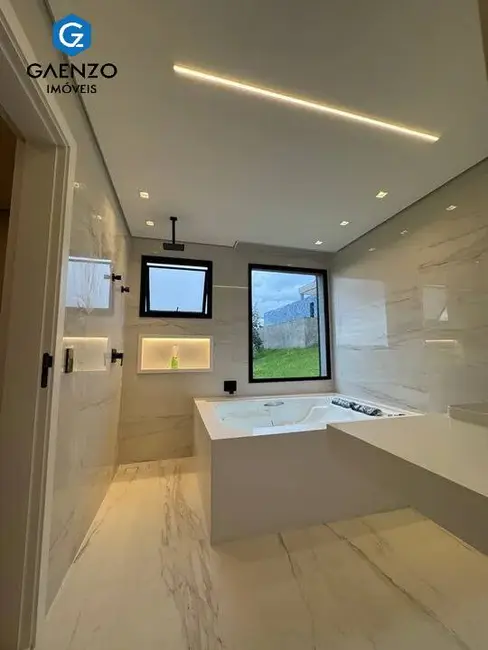 Casa de Condomínio com 3 quartos à venda, 378m2 em Sítio do Morro, Santana De Parnaiba - SP - imagem 6 Foto 6 de Casa de Condomínio com 3 quartos à venda, 378m2 em Sítio do Morro, Santana De Parnaiba - SP