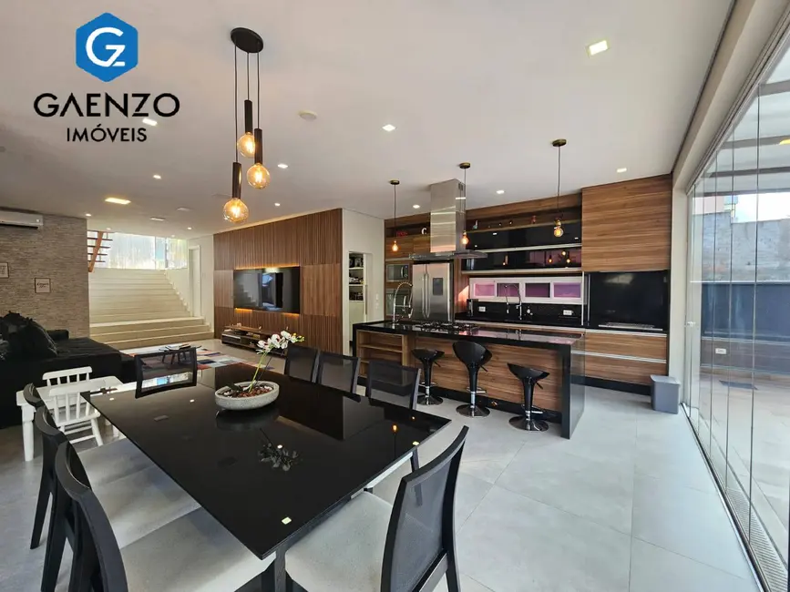 Foto 1 de Casa de Condomínio com 3 quartos à venda, 360m2 em Sítio do Rosário, Santana De Parnaiba - SP